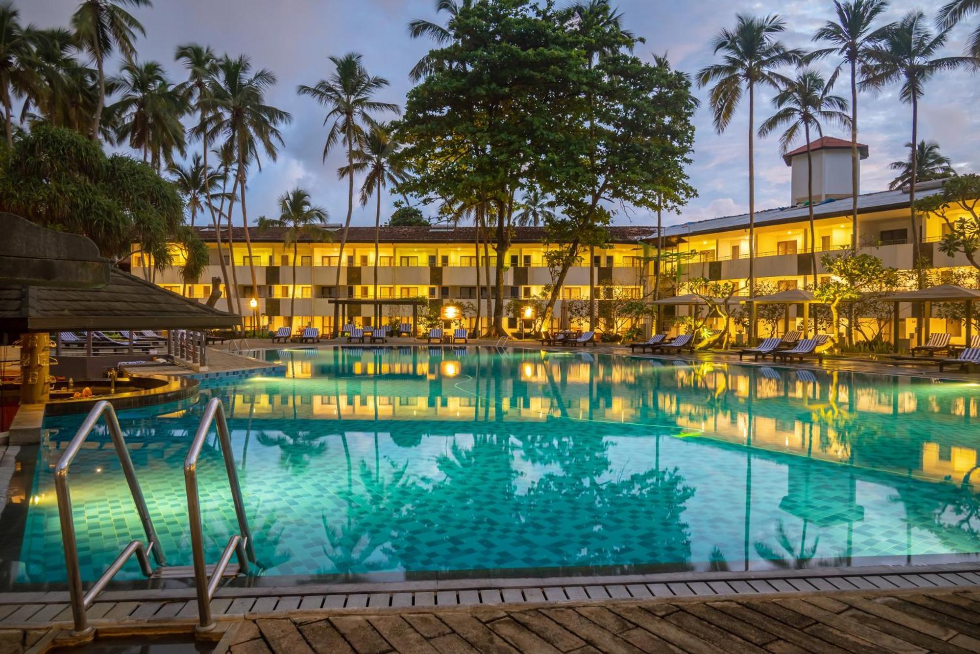 Tangerine Beach Hotel Kalutara Exterior foto